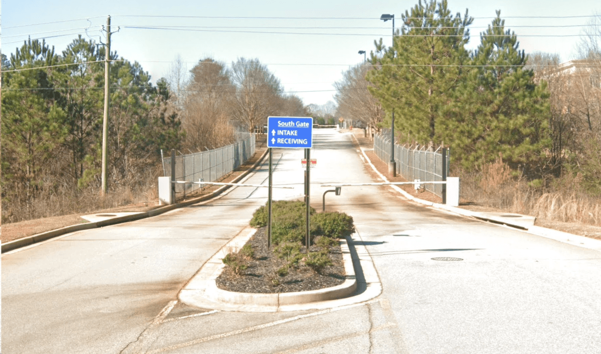 Wrong entrance - South Gate on S Hillcrest Dr - do not use